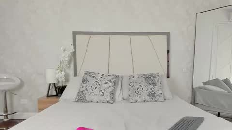 Snapshot of ari_wilde chatting on January 2026 12:54:01 PM Ari Wilde online show from January 2026 12:54:01 PM