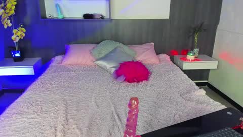 Ari  online show from February 2025 04:14:02 AM