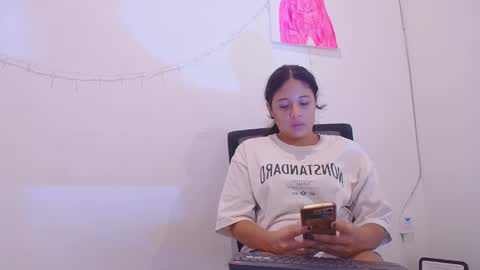 aria_arthur online show from September 2025 08:00:02 PM