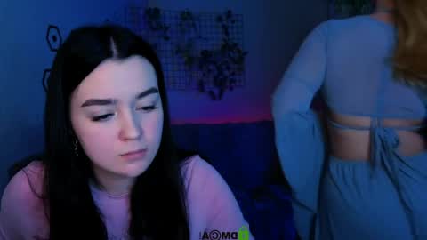 Snapshot of aria_glow chatting on April 2026 07:58:01 PM Aria online show from April 2026 07:58:01 PM