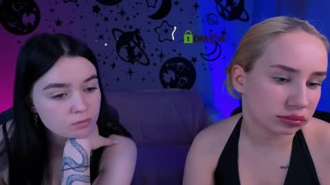 Snapshot of aria_glow chatting on April 2026 07:49:01 PM Aria online show from April 2026 07:49:01 PM