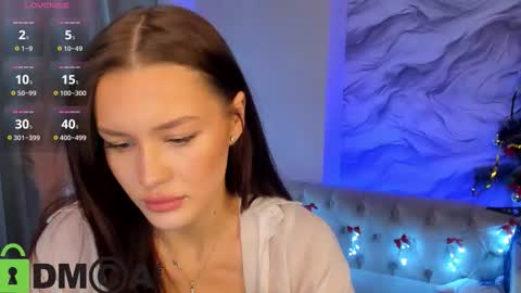 aria_mila online show from December 2025 11:28:01 AM