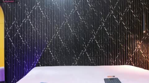 Aria Millers  online show from September 2025 11:58:01 AM