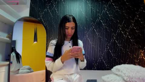 Aria Millers  online show from November 2025 11:45:01 AM