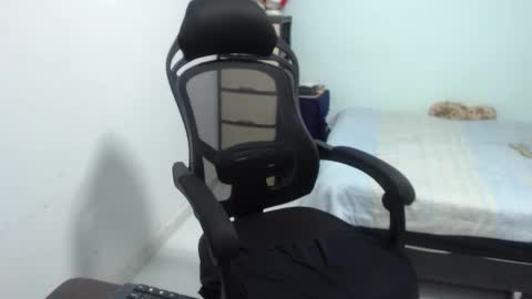 ...Ariana... online show from September 2025 05:13:01 PM