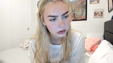 Ariah online show from November 2025 08:52:01 PM