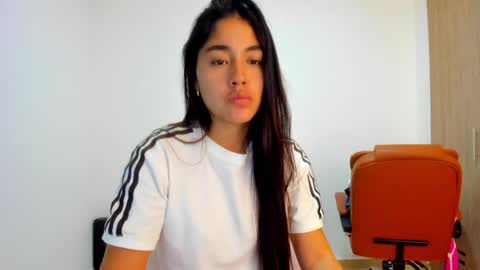 Snapshot of ariamontgomeryyy chatting on April 2026 04:19:01 AM Aria Montgomery online show from April 2026 04:19:01 AM