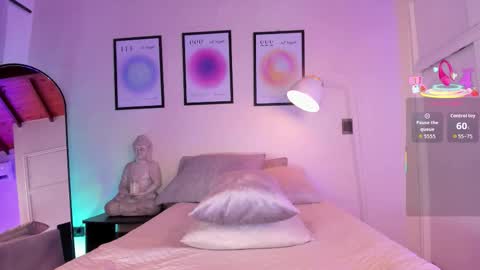 Aria online show from September 2025 08:00:02 PM