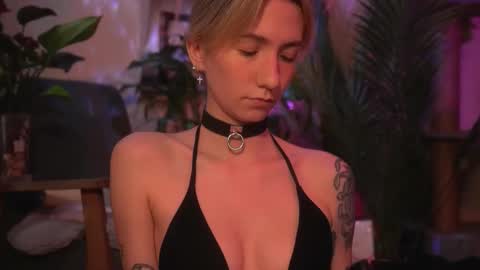 Snapshot of arianna_richi chatting on February 2026 12:12:01 PM Olivka online show from February 2026 12:12:01 PM