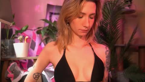 Snapshot of arianna_richi chatting on March 2026 06:21:01 AM Olivka online show from March 2026 06:21:01 AM