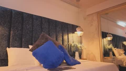 Arianna online show from September 2025 08:09:02 PM