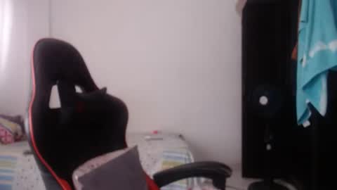 ariannaloovel online show from April 2026 06:03:01 PM