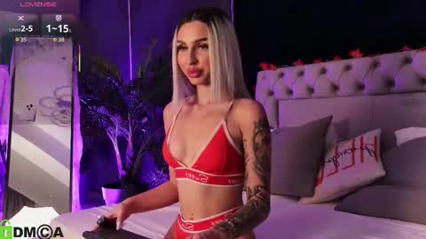 Arianna online show from November 2025 07:27:01 PM