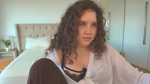 Snapshot of ariella_sol chatting on February 2026 07:21:02 PM Ariella GTM3 Tue Wed Thu Fri Sat 0400 am-1030pm online show from February 2026 07:21:02 PM