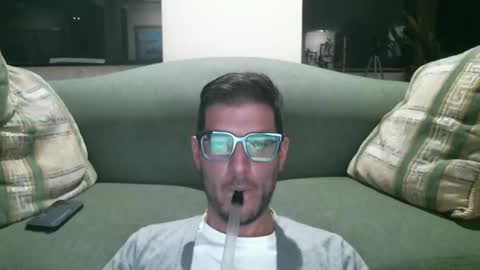 Snapshot of arielsinho chatting on December 2025 05:13:01 AM Anon online show from December 2025 05:13:01 AM