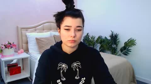 Ari online show from October 2025 10:05:02 AM