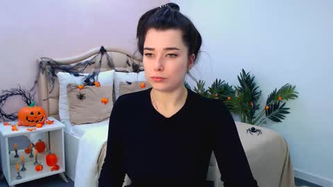 Ari online show from November 2025 08:33:02 PM