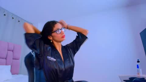 Snapshot of ariia_rosse chatting on May 2026 12:02:01 PM rosse online show from May 2026 12:02:01 PM