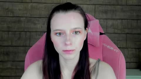 Arinakubrick online show from November 2025 04:37:01 AM