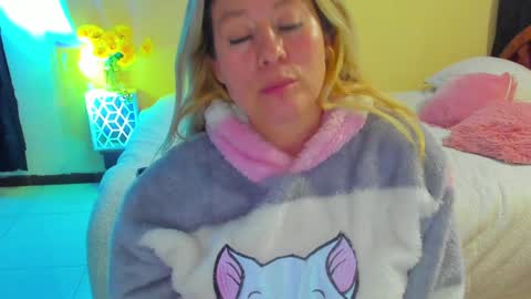 arisha_katy1 online show from February 2025 03:52:01 AM