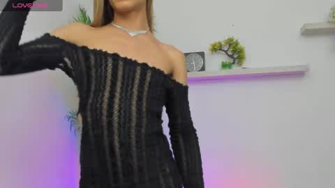 Snapshot of arivega chatting on December 2024 05:46:01 PM Nice to meet you thumb up me please its important I LOOK MY BIO DOWN online show from December 2024 05:46:01 PM