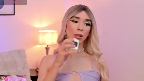 Snapshot of arivega chatting on September 2025 09:53:02 AM Nice to meet you thumb up me please its important I LOOK MY BIO DOWN online show from September 2025 09:53:02 AM