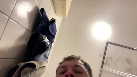 armyskater32 online show from November 2025 09:58:01 PM