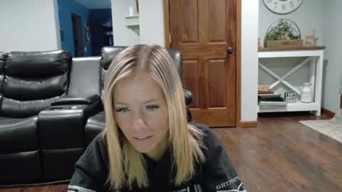 Samantha - Sammie online show from January 2025 01:35:01 PM