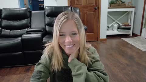 Samantha - Sammie online show from January 2025 04:01:01 PM