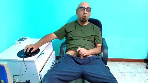 arnelux72 online show from November 2025 05:51:02 AM