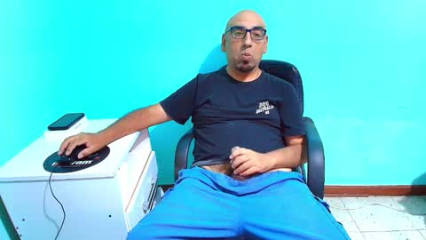 arnelux72 online show from February 2026 05:17:01 AM