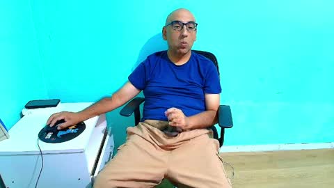 arnelux72 online show from April 2026 05:27:01 AM