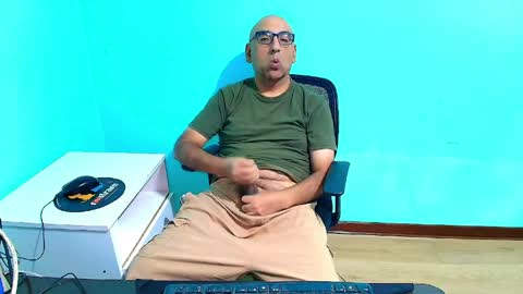 arnelux72 online show from April 2026 05:21:02 AM