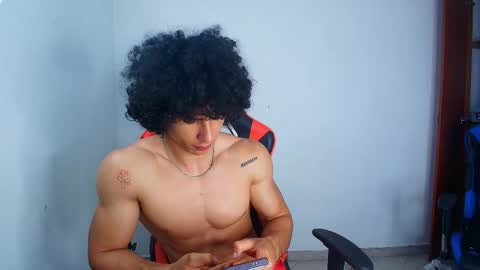 arnold black online show from September 2025 12:06:01 PM