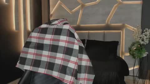 Arohom Lester online show from November 2025 10:46:02 AM