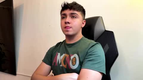 aron__cooper online show from May 2026 01:32:02 PM
