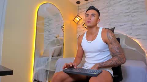 ARON BOLT online show from October 2025 09:04:02 PM