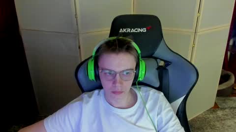 Snapshot of aron_neall chatting on December 2024 03:45:02 AM biggest penis online show from December 2024 03:45:02 AM