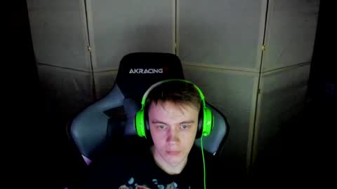 Snapshot of aron_neall chatting on January 2025 05:37:01 PM biggest penis online show from January 2025 05:37:01 PM