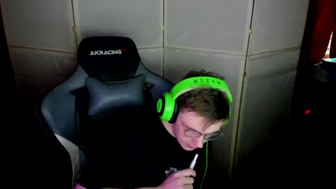 Snapshot of aron_neall chatting on January 2025 10:27:01 AM biggest penis online show from January 2025 10:27:01 AM