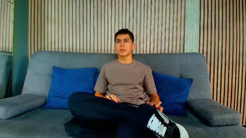 aron_pulse online show from February 2026 01:39:02 PM