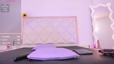 Snapshot of aron_tay chatting on December 2024 12:44:01 PM your aron online show from December 2024 12:44:01 PM