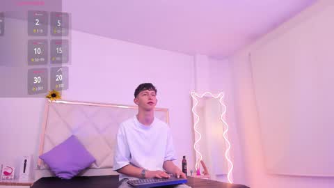 Snapshot of aron_tay chatting on December 2024 02:54:01 AM your aron online show from December 2024 02:54:01 AM