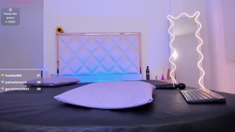 Snapshot of aron_tay chatting on January 2025 09:23:02 AM your aron online show from January 2025 09:23:02 AM