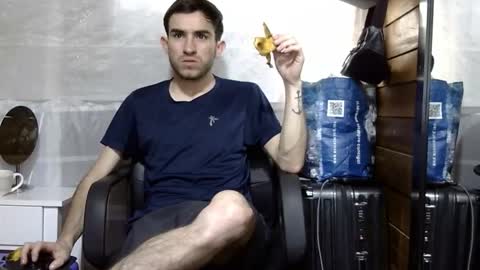 Aron G Franco online show from November 2025 04:08:02 PM