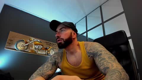 Snapshot of arongrant chatting on January 2025 08:54:02 AM AronGrant online show from January 2025 08:54:02 AM