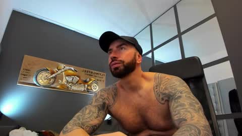 Snapshot of arongrant chatting on February 2025 09:10:01 AM AronGrant online show from February 2025 09:10:01 AM