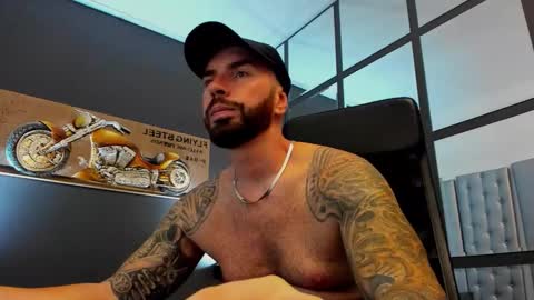 Snapshot of arongrant chatting on September 2025 07:52:01 AM AronGrant online show from September 2025 07:52:01 AM