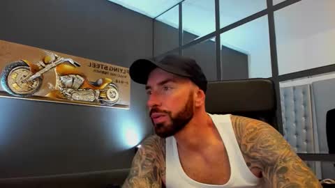 Snapshot of arongrant chatting on October 2025 09:07:01 AM AronGrant online show from October 2025 09:07:01 AM