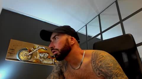 Snapshot of arongrant chatting on October 2025 10:49:02 AM AronGrant online show from October 2025 10:49:02 AM